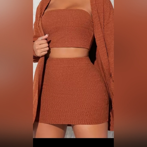 SHEIN Dresses & Skirts - NWT! SHEIN‎ Rust Mini Skirt Set